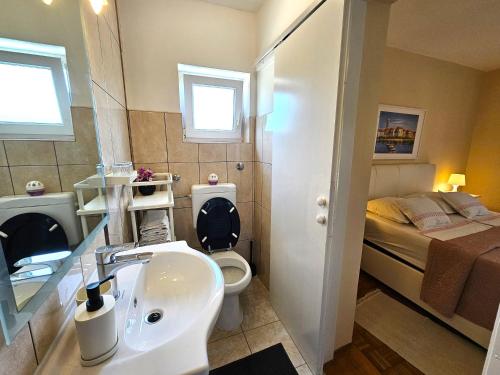 Two-Bedroom Apartment image 5