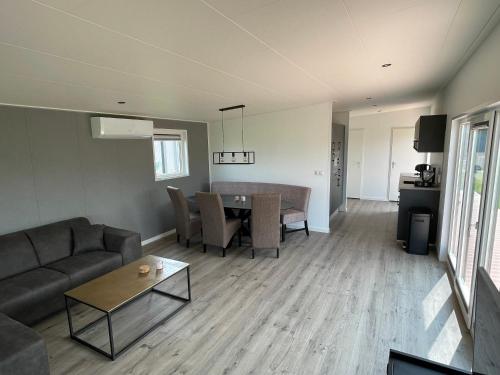 บริการและสิ่งอำนวยความสะดวก, Miva in เลเดอร์ดอร์พ