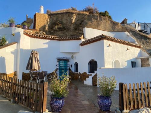 Létesítmények, Cuevas Oro y Arcilla in Guadix