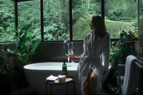 Bhadra - The Estate Villa in Vaduvanchal