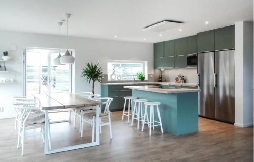 Kitchen, 4 Bedroom Cozy Home In Ystad in Edvinshem-Akesholm