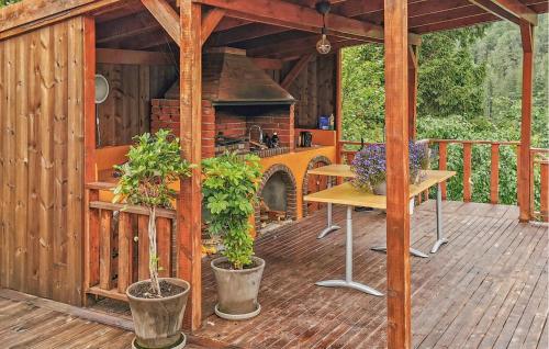 Gorgeous Home In Førde With Jacuzzi Gorgeous Home In Førde With Jacuzzi