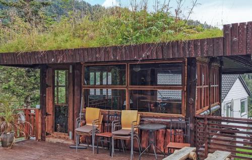 Gorgeous Home In Førde With Jacuzzi Gorgeous Home In Førde With Jacuzzi