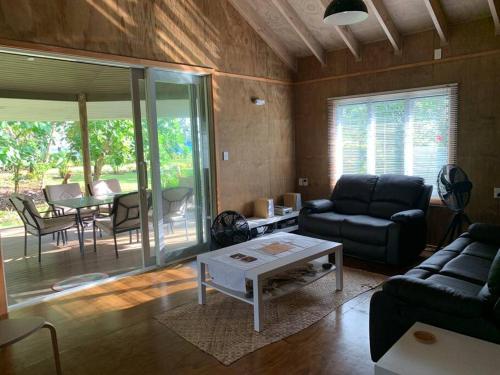 Village Retreat next to the Sea in Solosolo