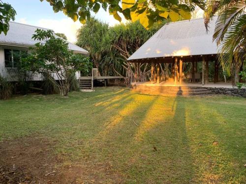 Village Retreat next to the Sea in Solosolo