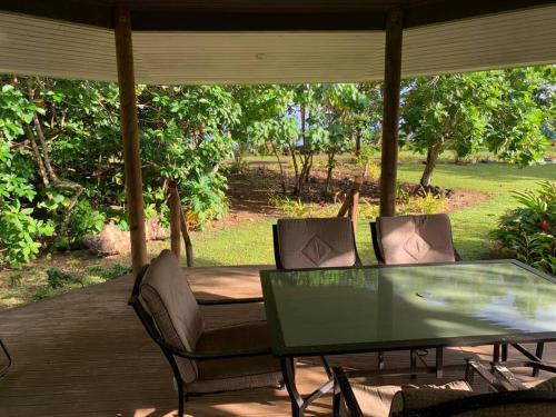 Village Retreat next to the Sea in Solosolo