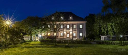 . Hotel Zámeček Raspenava