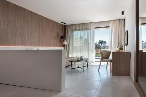 Kassandra Bay Resort Suites & Spa - image 7
