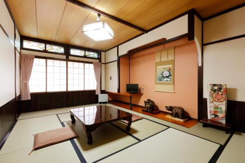 Japanese-Style Superior Room with Garden View