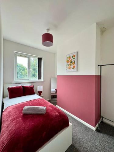 Cosy 3 bed home, near Bham City Centre, Sleeps 8