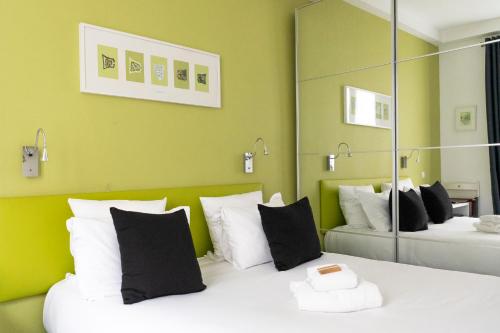 Porte de Versailles Hotel - image 10