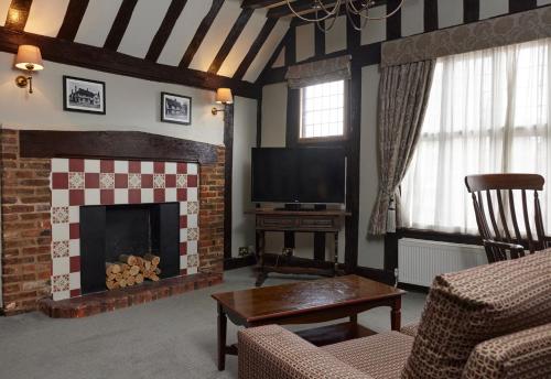 Bull Hotel by Greene King Inns - image 5
