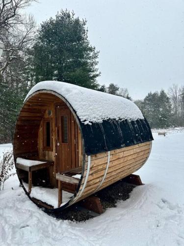 Relaxing Hudson Valley Getaway- 4BR Sauna 15 acres in Стон Рідж