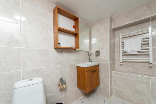 Classic Quadruple Room image 3