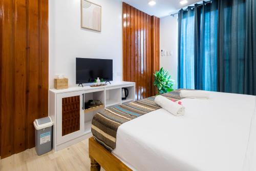 E L Westensee Resort Room Type - Standard King Room