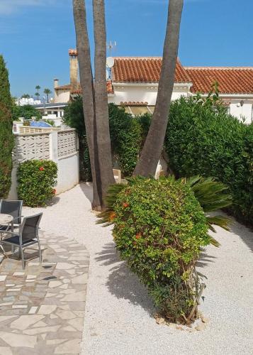 Els Poblets Denia offers Casa Crosby - Private studio within walking distance to the beach