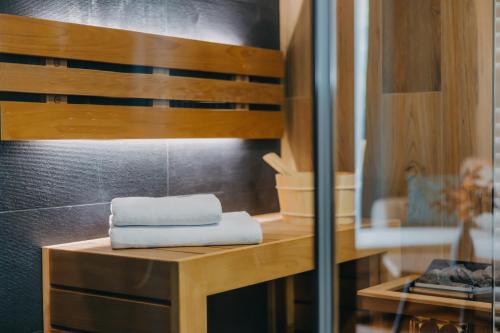 One-Bedroom Deluxe Room with private sauna and air-condition - main building