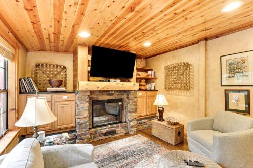 Breckenridge Cabin with Pool Access, Close to Skiing in Breckenridge, USA
