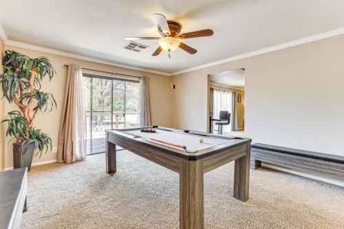 Pet-Friendly Home with Game Room in Las Vegas!, Las Vegas (zdjęcie 2)