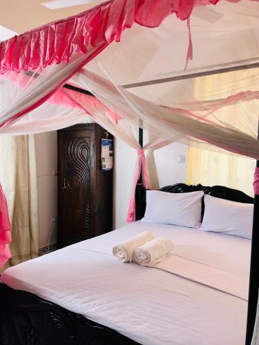 Tranquil space with aerial Mombasa view in VOK off nyali road