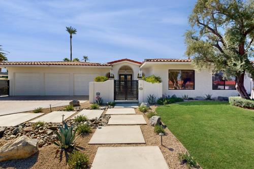 Escape to Paradise Valley in Indian Wells, USA