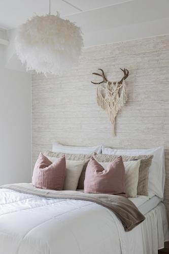 Aurora City Apartment with Sauna by BookLapland