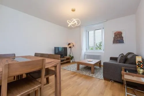 KAYA Zurich Apartment 1B - Deluxe 2BR Downtown Apt in Zürich, Schweiz