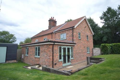 Modern Cottage in Colney, Norwich in Cringleford