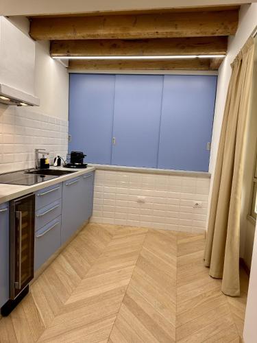 One-Bedroom Apartment image 2