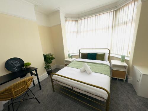 Double bedroom near city center Manchester, Manchester (photo 10)