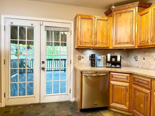 Campis House in Cavaliers Country Club Apartments, USA
