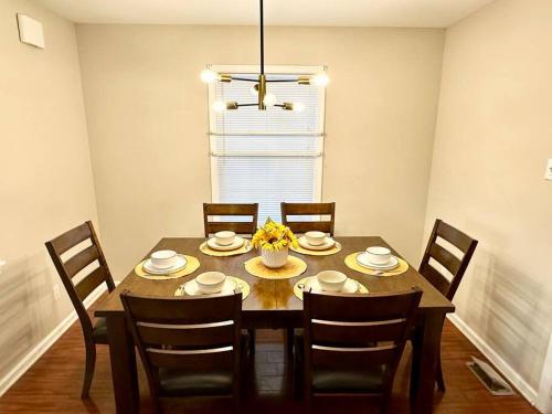 Campis House in Cavaliers Country Club Apartments, USA