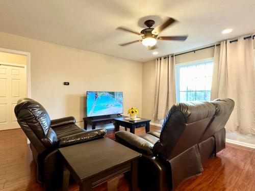 Campis House in Cavaliers Country Club Apartments, USA