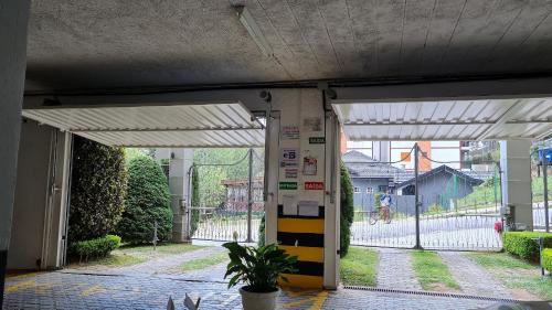 Apartamento com 3 quartos no Capivari