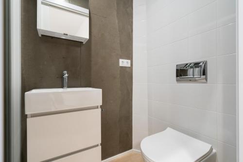 Apartment image 9