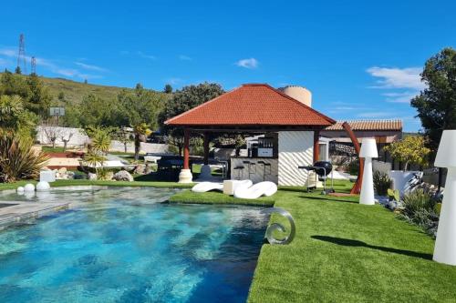 Fabuleuse villa Marseille -7 chambres -14 pers avec grande piscine 2 jacuzzis, Marseille (photo 3)