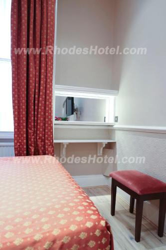 Rhodes Hotel - main image