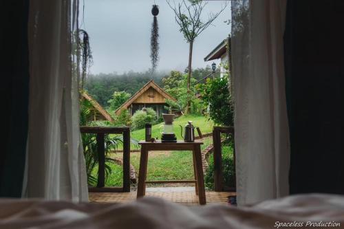 3 Pok Maewang jinxiang Gold elephant park in Doi Inthanon