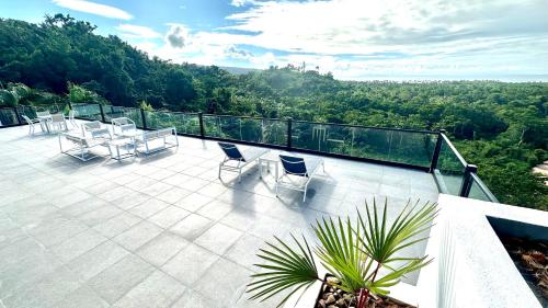 Erkély/terasz, All-New Zen Apartment with TreeTops and Ocean Views ! in La Ceiba