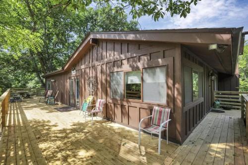 Cozy retreat on private estate with Hot Tub in แลนเคสเตอร์ (OH)