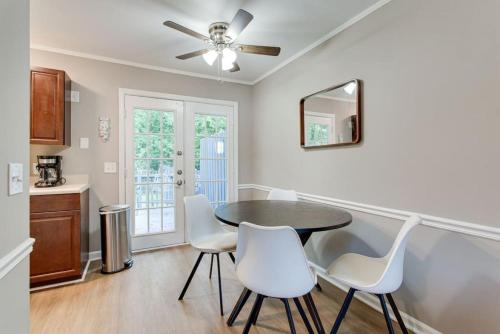 Sunset Stay Pet Friendly 2bed 1 bath in Murfreesboro, USA
