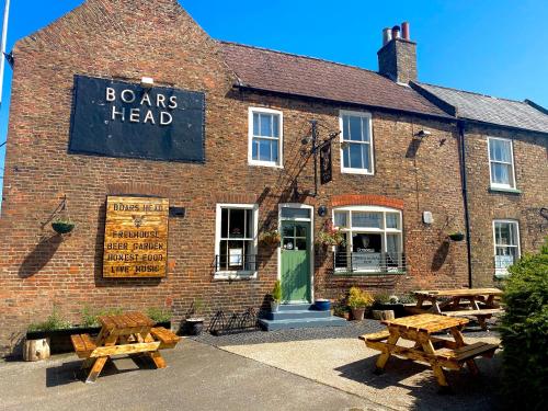 Boars Head, Лаут