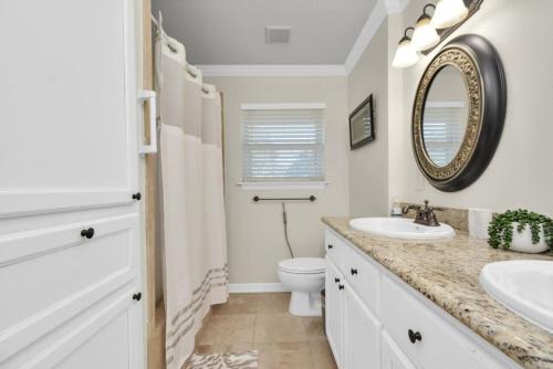 Family Fun Oasis Pool Hot Tub and Play Area Family Fun Oasis Pool Hot Tub and Play Area