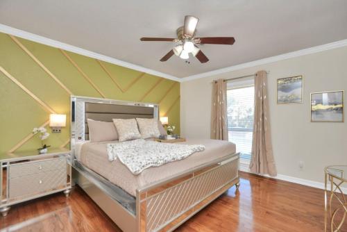 Family Fun Oasis Pool Hot Tub and Play Area Family Fun Oasis Pool Hot Tub and Play Area