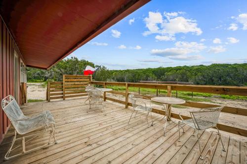 Cedar Point Cabins-Entire Campus in Stephenville, USA