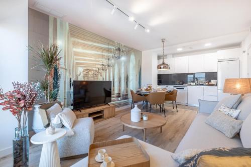Malaga Skyline 8 Pool & Parking Free 2