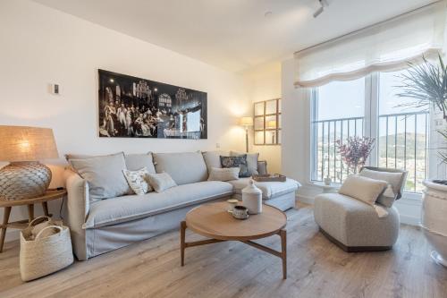 Apartment with City View image 9