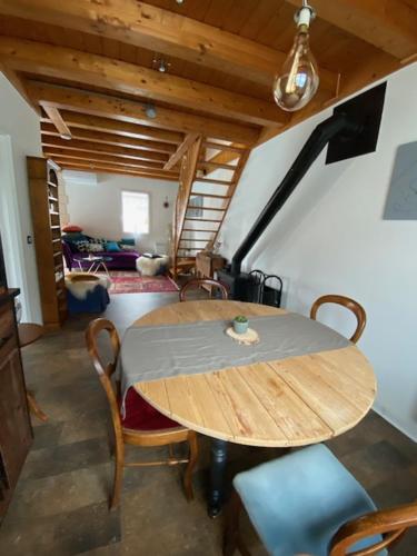 Létesítmények, Maison individuelle avec piscine entourée de montagnes (Maison individuelle avec piscine entouree de montagnes) in Gilly-sur-Isere