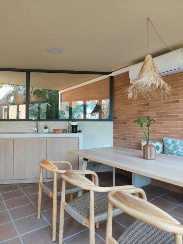 廚房, Girona, verde, relax e Infinity Pool in 日耳曼薩巴特