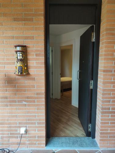 入口, Girona, verde, relax e Infinity Pool in 日耳曼薩巴特